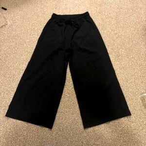 5/$25 Cropped Old Navy Athletic Pants
